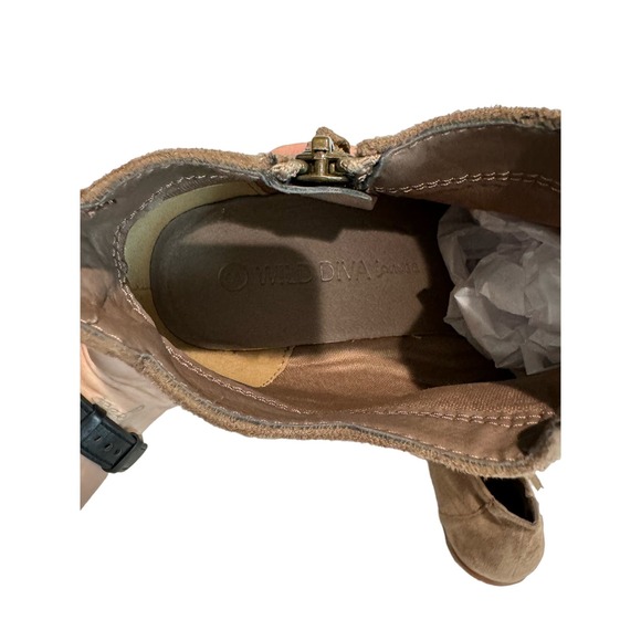 Brown‎ Suede Booties Size 9 WIld Diva Lounge - Picture 9 of 9